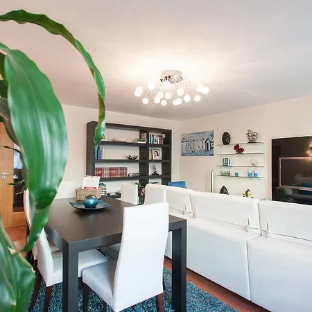 Feels Like Avenidas Novas Spacious Flat 아파트 리스본